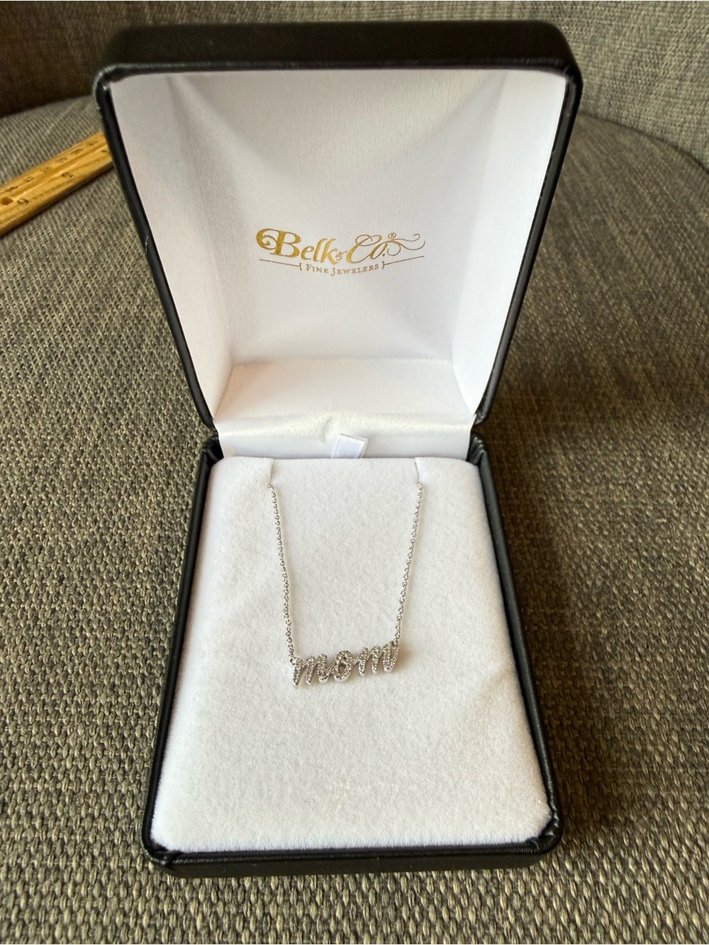 🆕 Belk Silver 'MOM' Script Necklace
